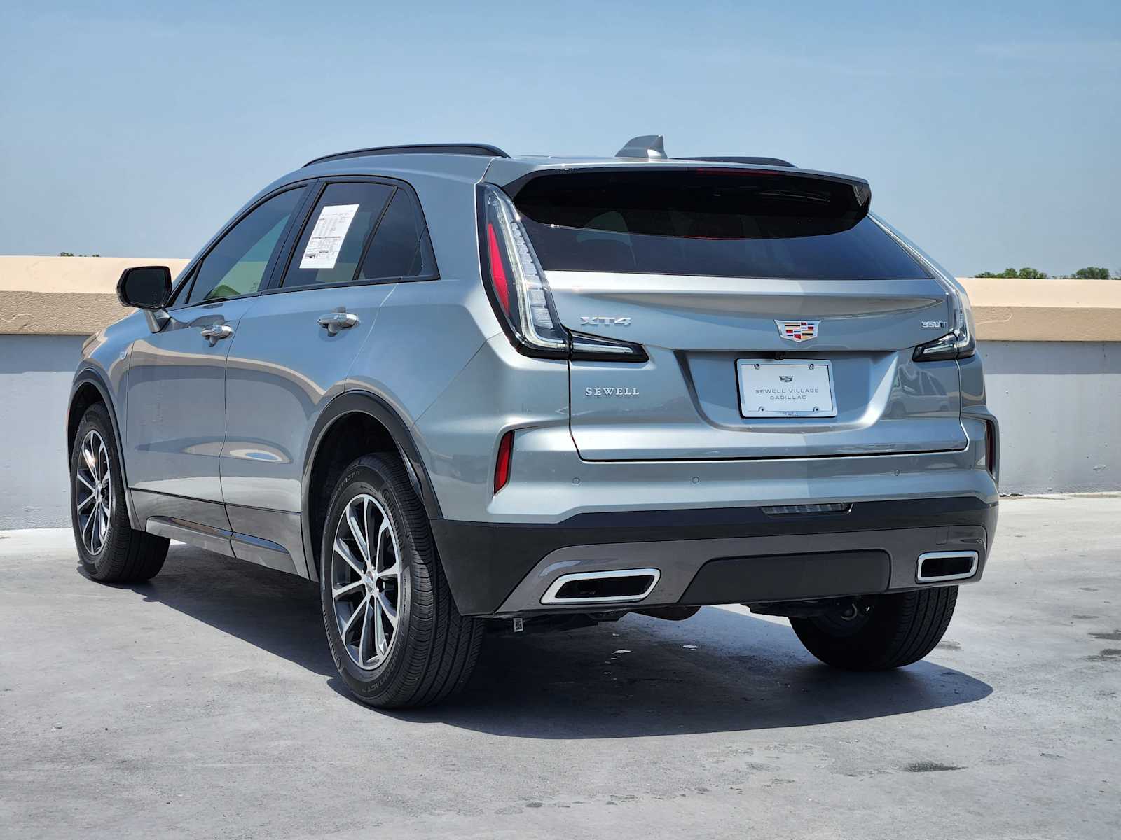 2025 Cadillac XT4 Sport photo 4
