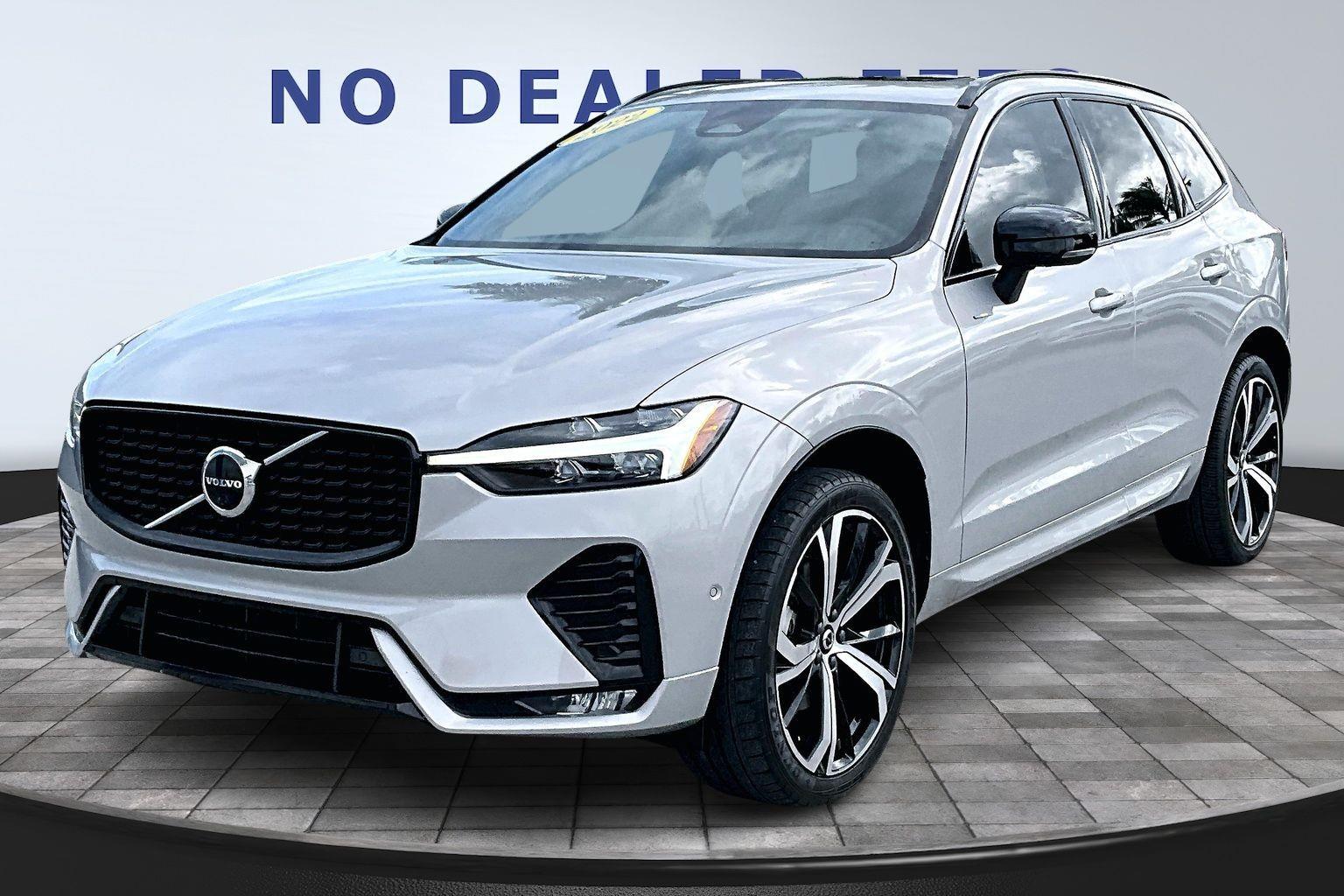 2022 Volvo XC60 R-Design's photo