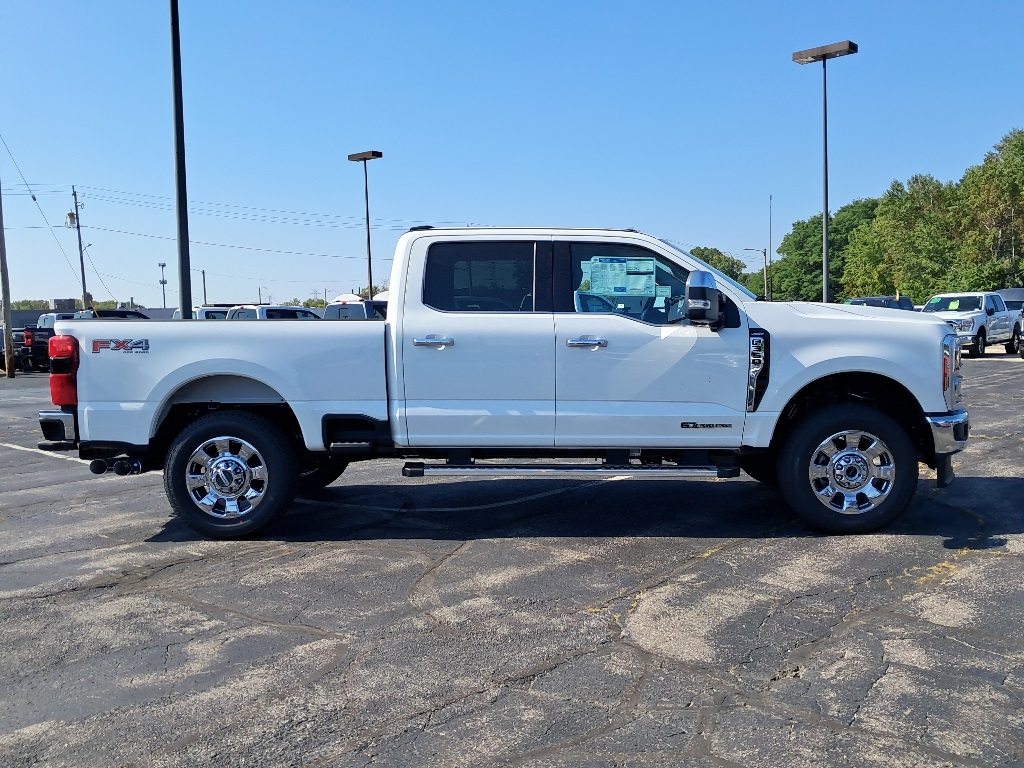 2026 Ford F-350 Lariat photo 3