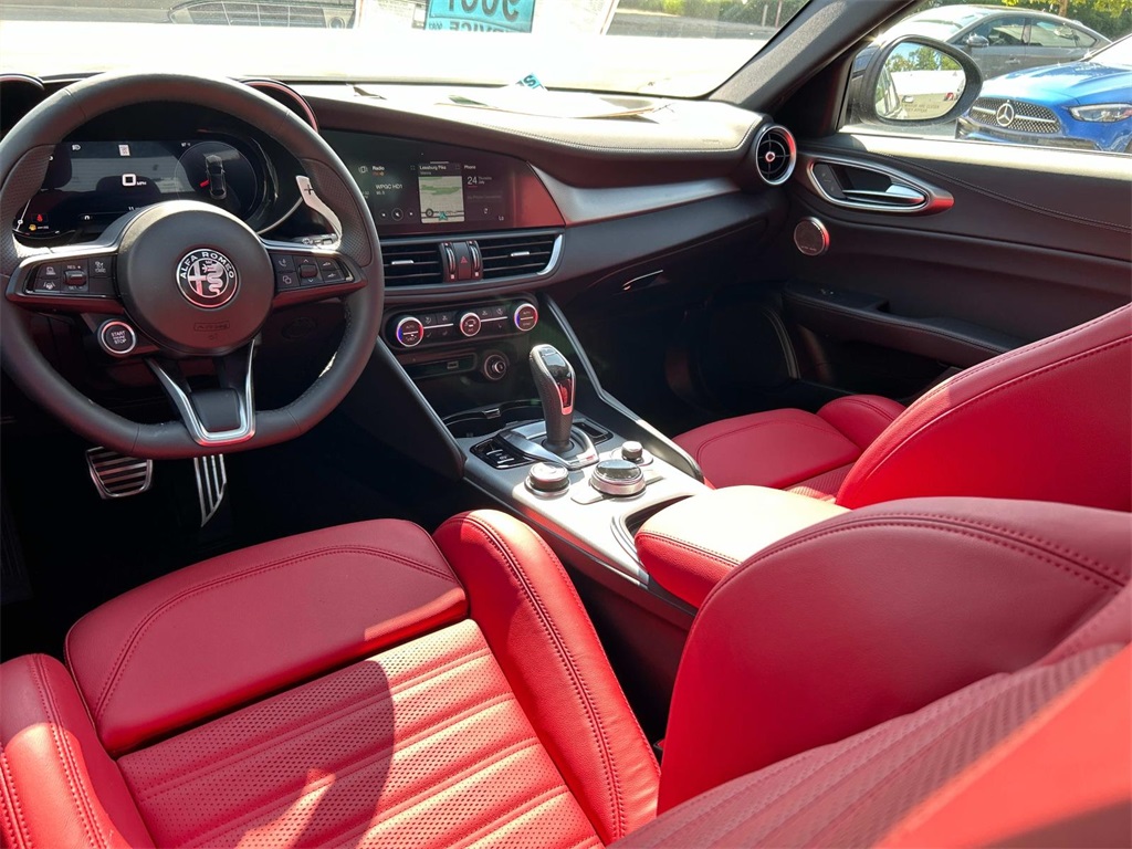 2025 Alfa Romeo Giulia SPRINT photo 2