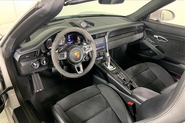 2018 Porsche 911 GTS photo 4