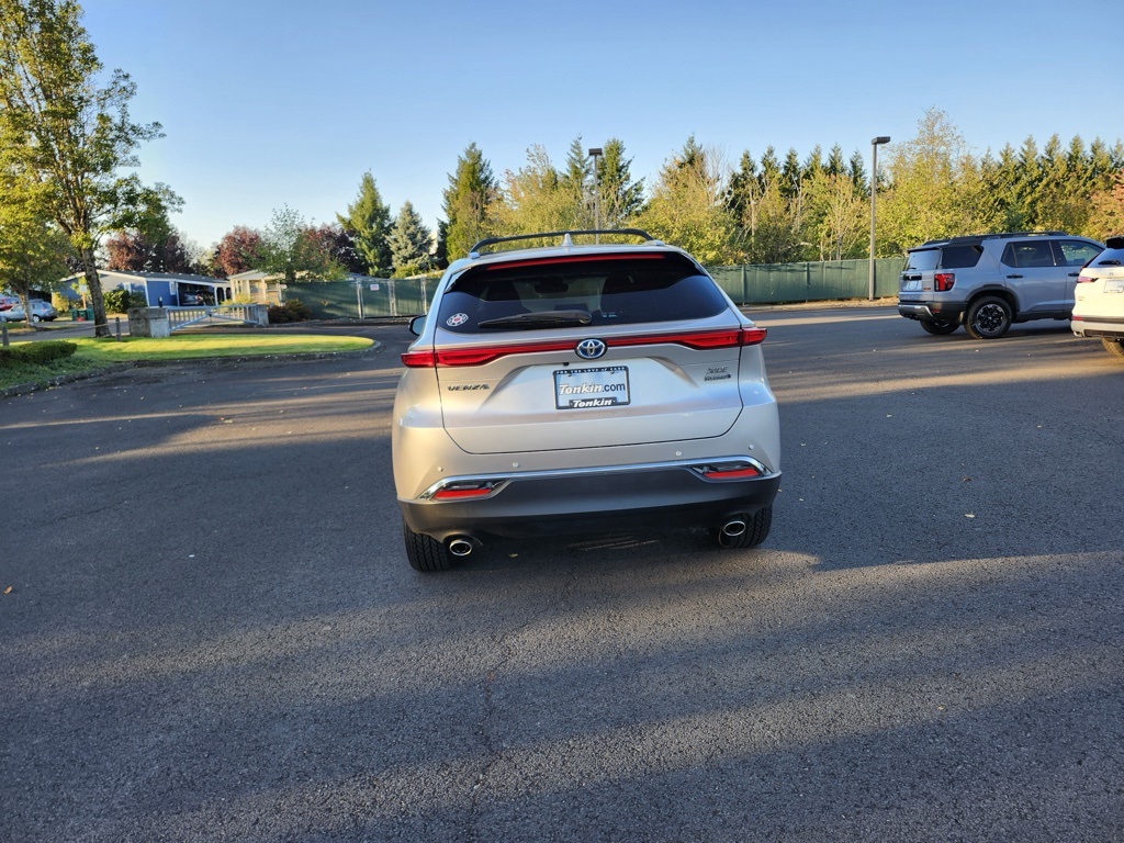 2022 Toyota Venza XLE photo 6