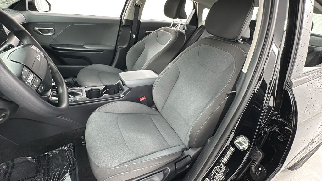 2025 Kia K4 LXS photo 10