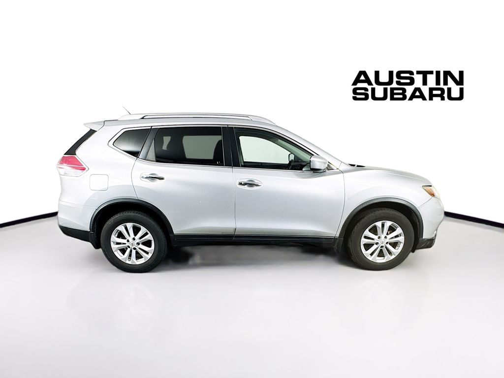 2015 Nissan Rogue SV photo 8