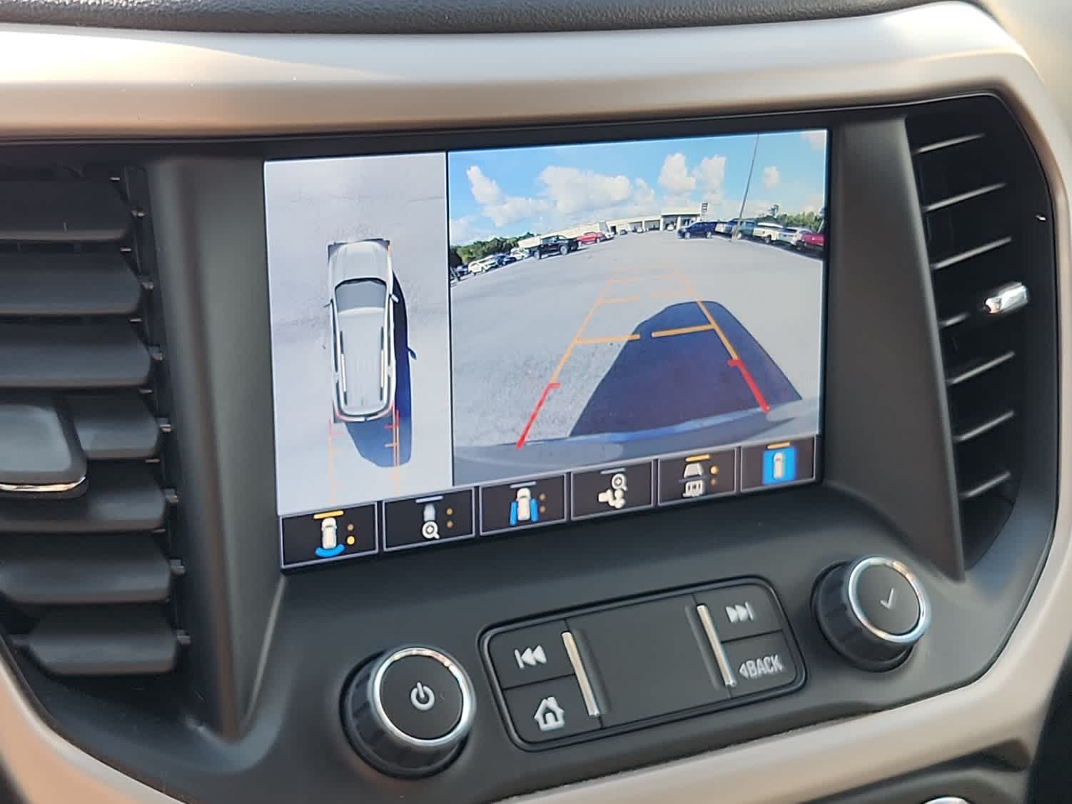 2023 Gmc Acadia Denali photo 17