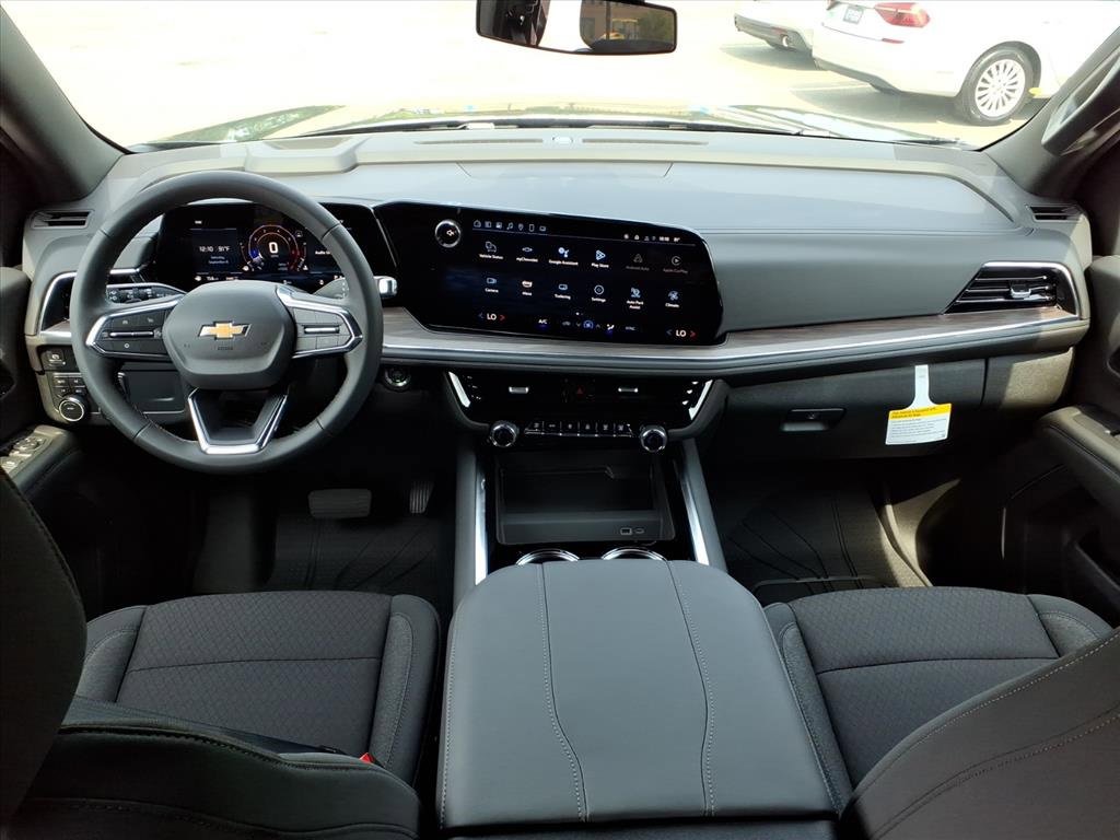 2025 Chevrolet Suburban LS photo 21