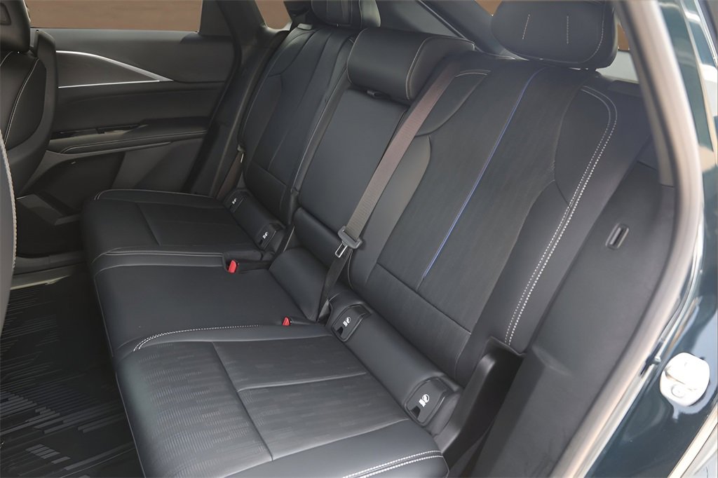 2024 Cadillac Lyriq Luxury photo 21