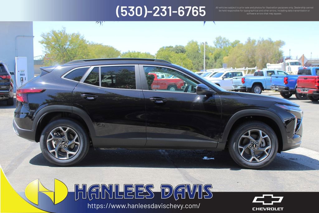 2025 Chevrolet Trax LT photo 5