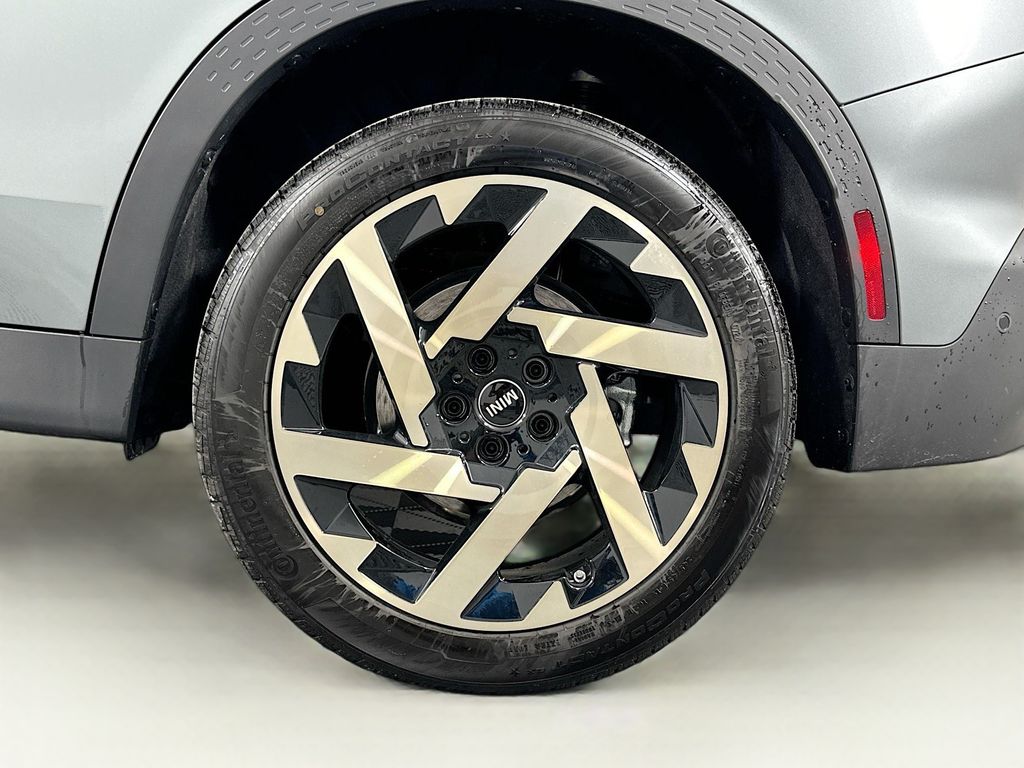 New 2025 Green MINI Iconic image 23