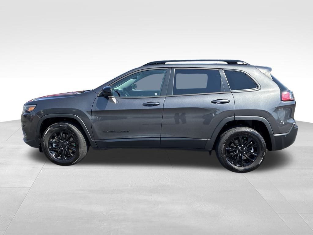 2023 Jeep Cherokee Altitude photo 2