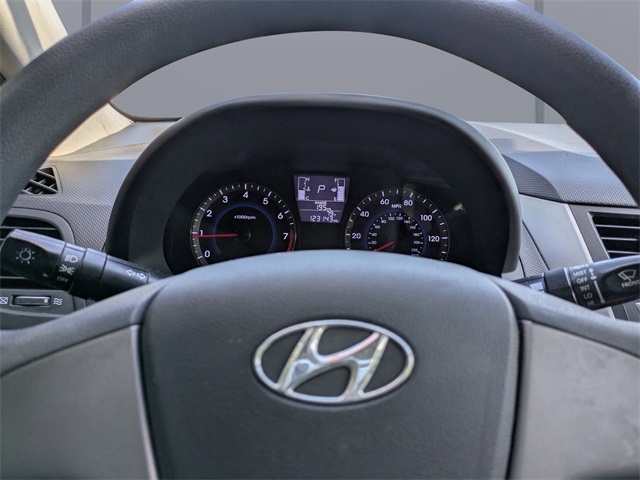 2015 Hyundai Accent GLS photo 24