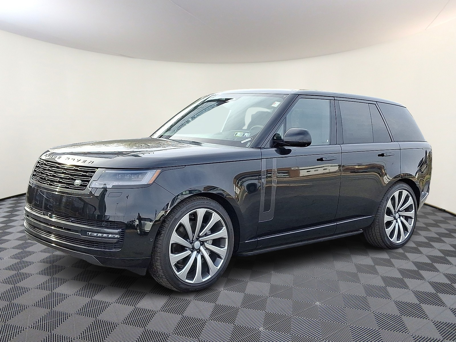 2025 Land Rover Range Rover SE's photo