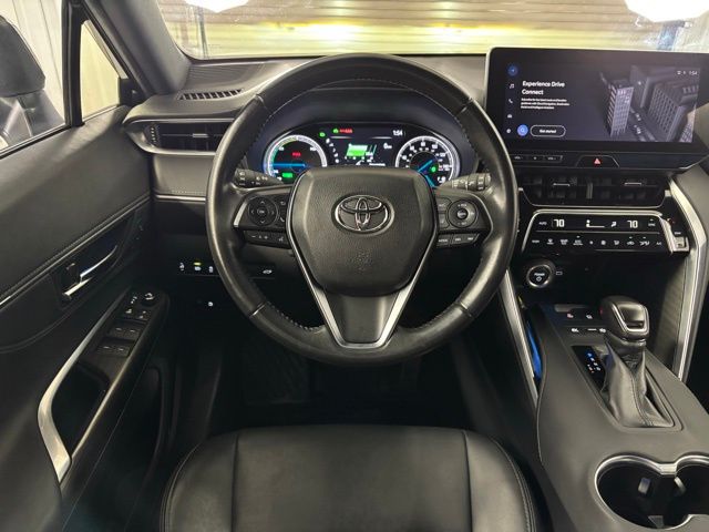 2023 Toyota Venza XLE photo 13