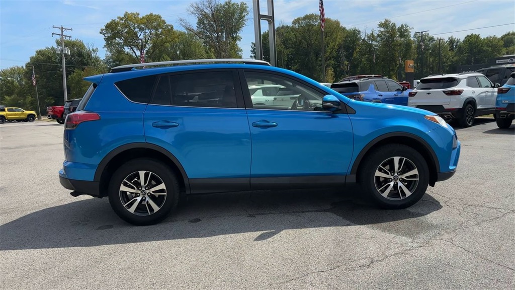 2018 Toyota RAV4 Adventure XLE photo 2