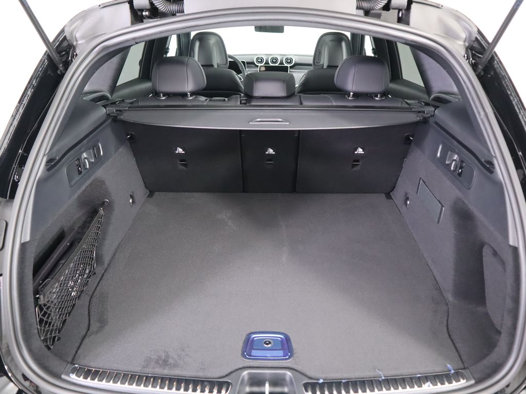 2026 Mercedes Benz GLC 300 photo 26