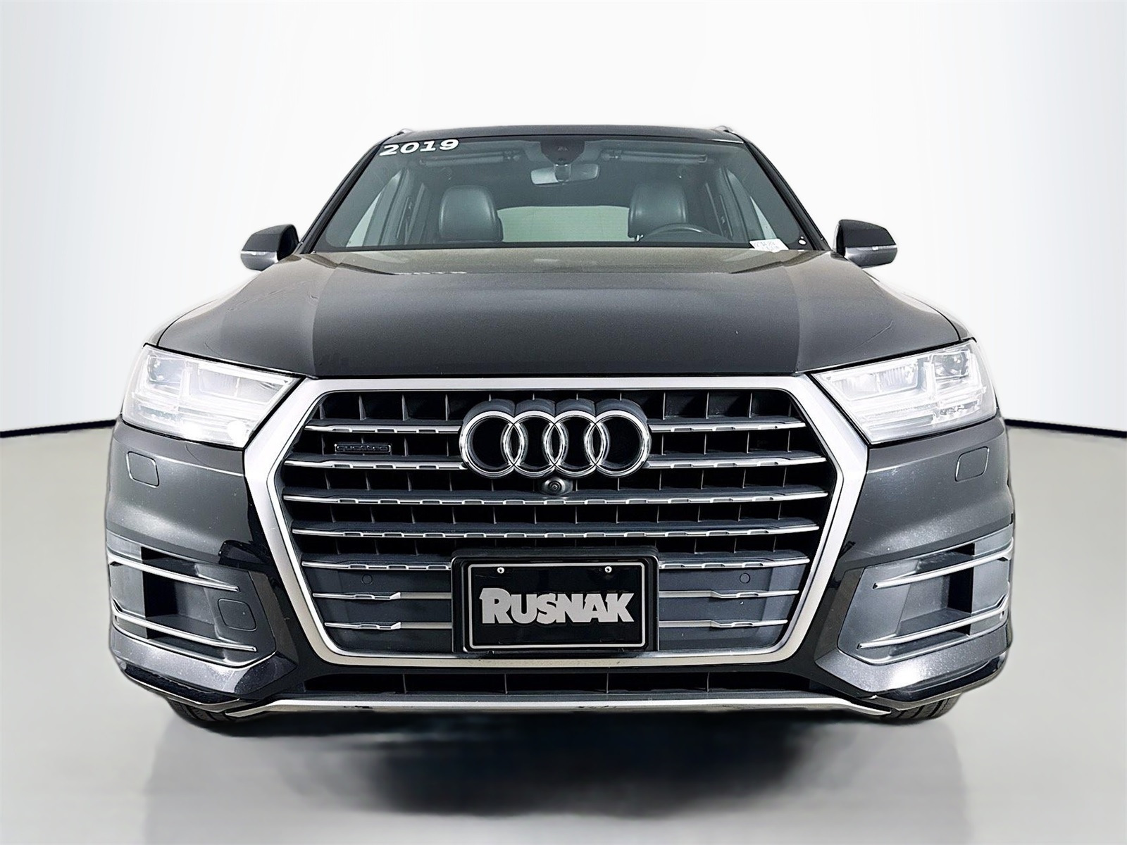 2019 Audi Q7 45 Premium Plus photo 2