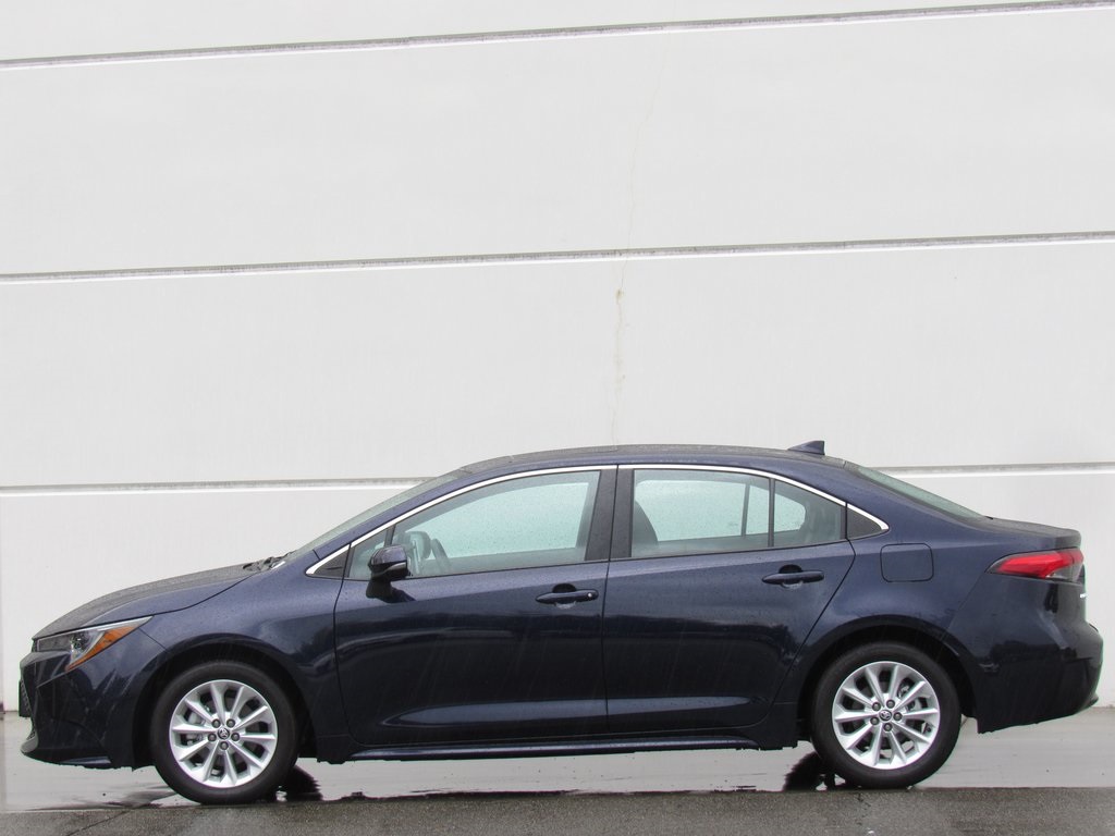 2020 Toyota Corolla XLE photo 4