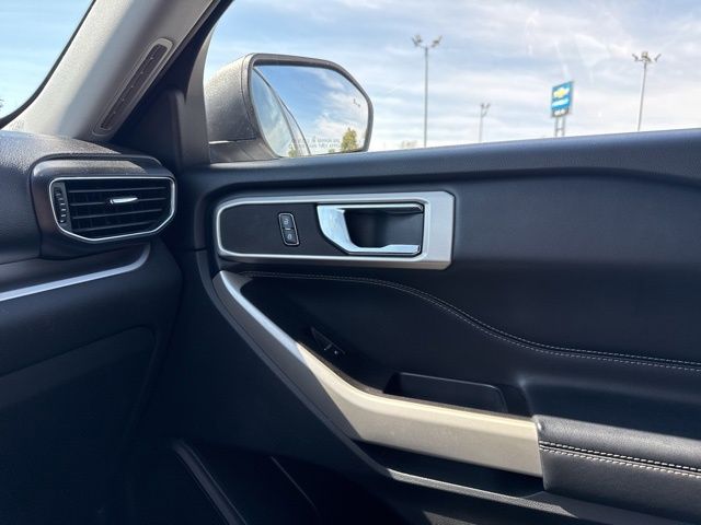 2021 Ford Explorer XLT photo 15