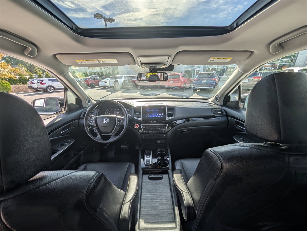 2017 Honda Pilot Elite photo 3