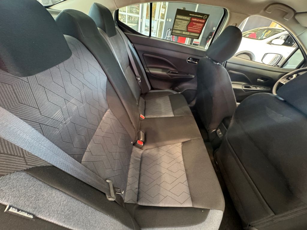 2024 Nissan Versa 1.6 SV photo 16