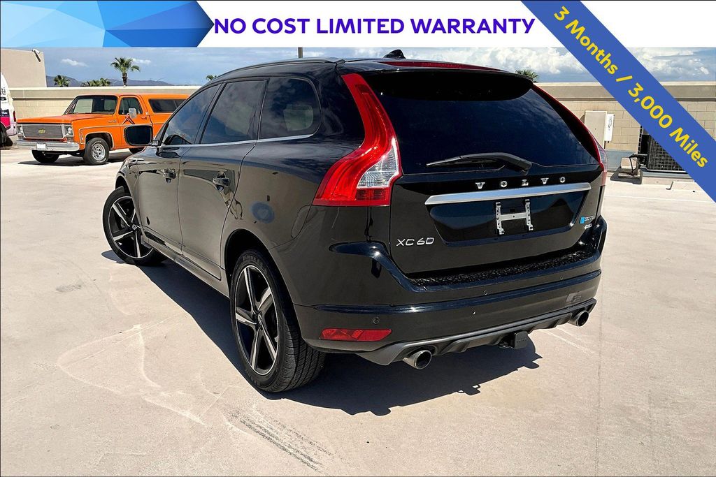 2016 Volvo XC60 T6 R-Design Platinum photo 4