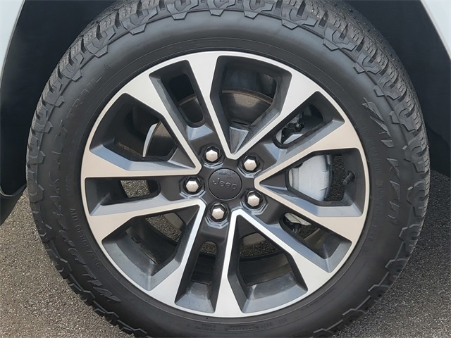 2022 Jeep Grand Cherokee Overland photo 12