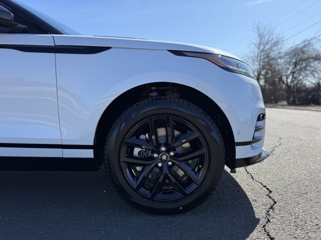 2026 Land Rover Range Rover Velar SE photo 8