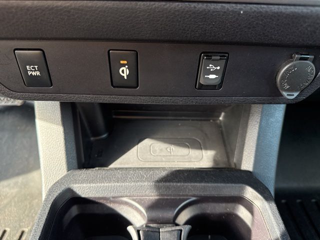 2017 Toyota Tacoma SR V6 photo 28