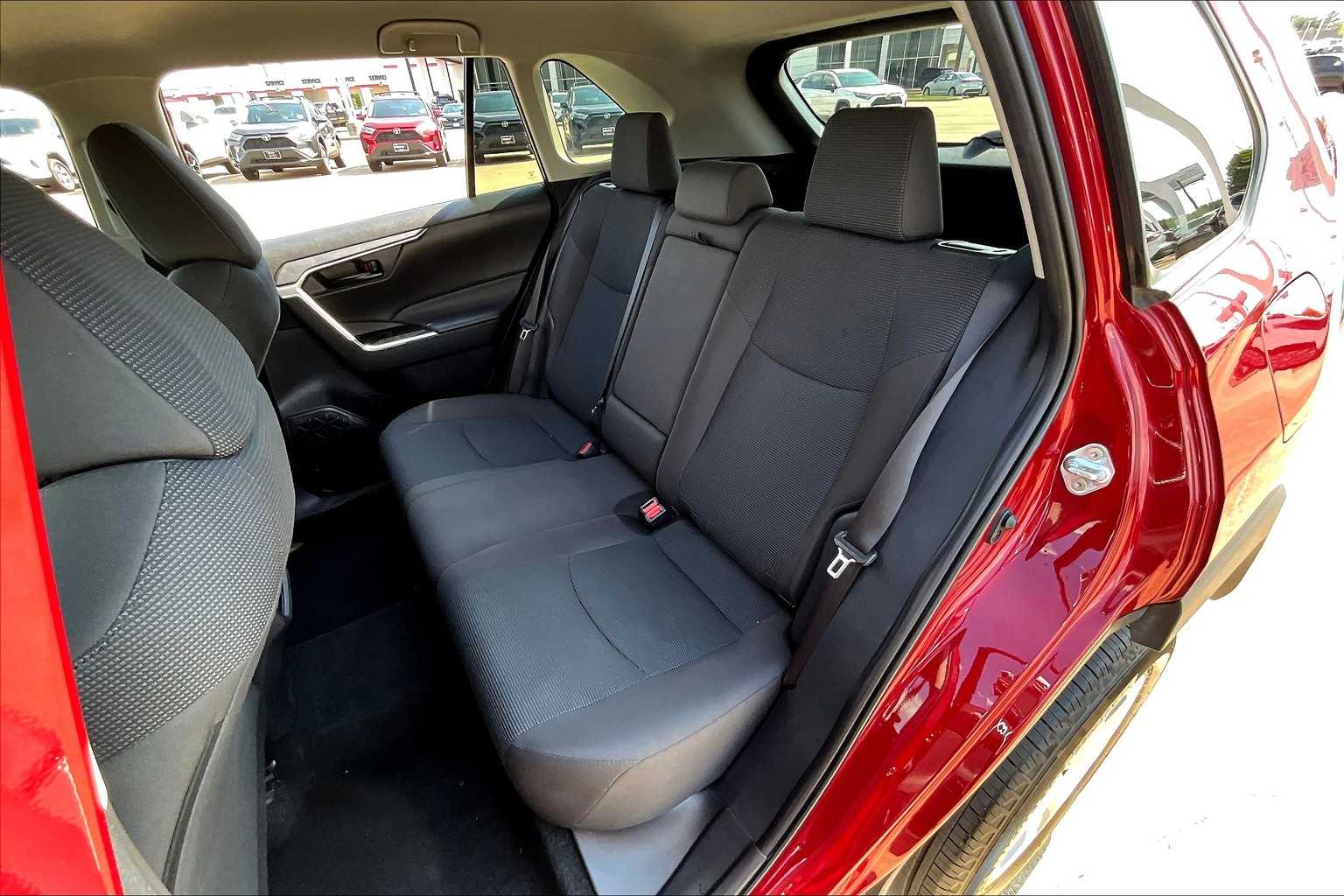 2024 Toyota RAV4 LE photo 17