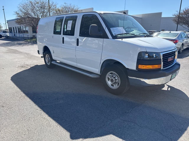 2023 Gmc Savana Cargo 2500 photo 3