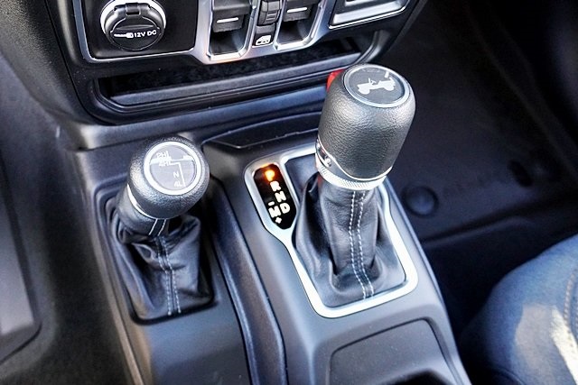 New 2026 Granite Crystal Metallic Clear-Coat Exterior Paint Jeep Sport image 34