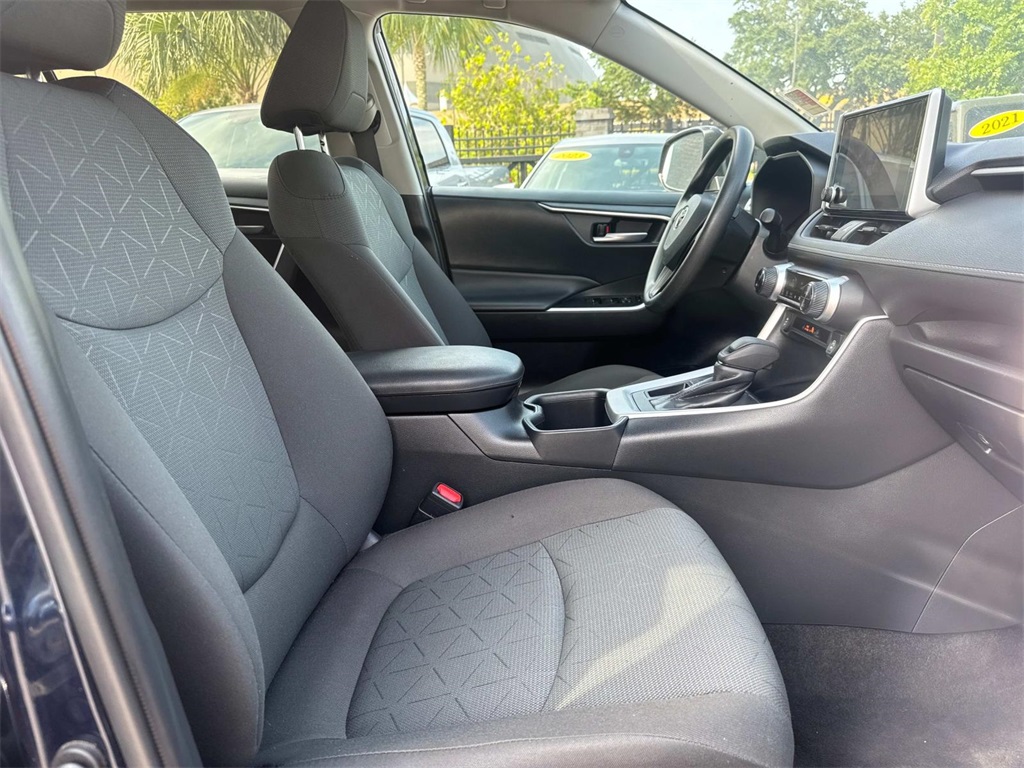 2024 Toyota RAV4 XLE photo 11