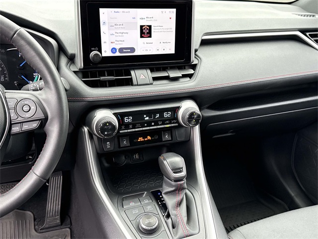 2024 Toyota RAV4 Prime SE photo 18