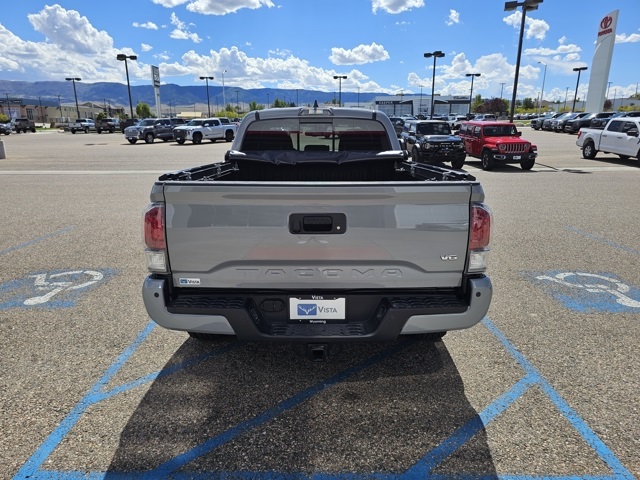 2021 Toyota Tacoma TRD Off-Road photo 3