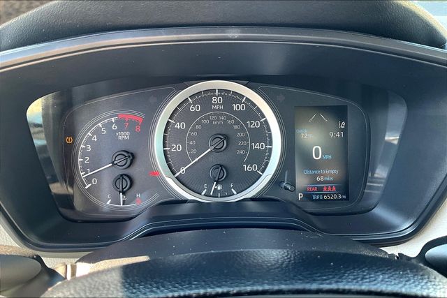 2021 Toyota Corolla LE photo 10