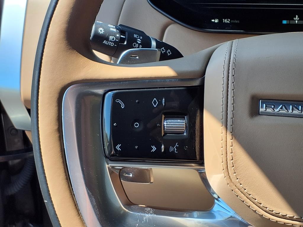 2023 Land Rover Range Rover SE photo 16