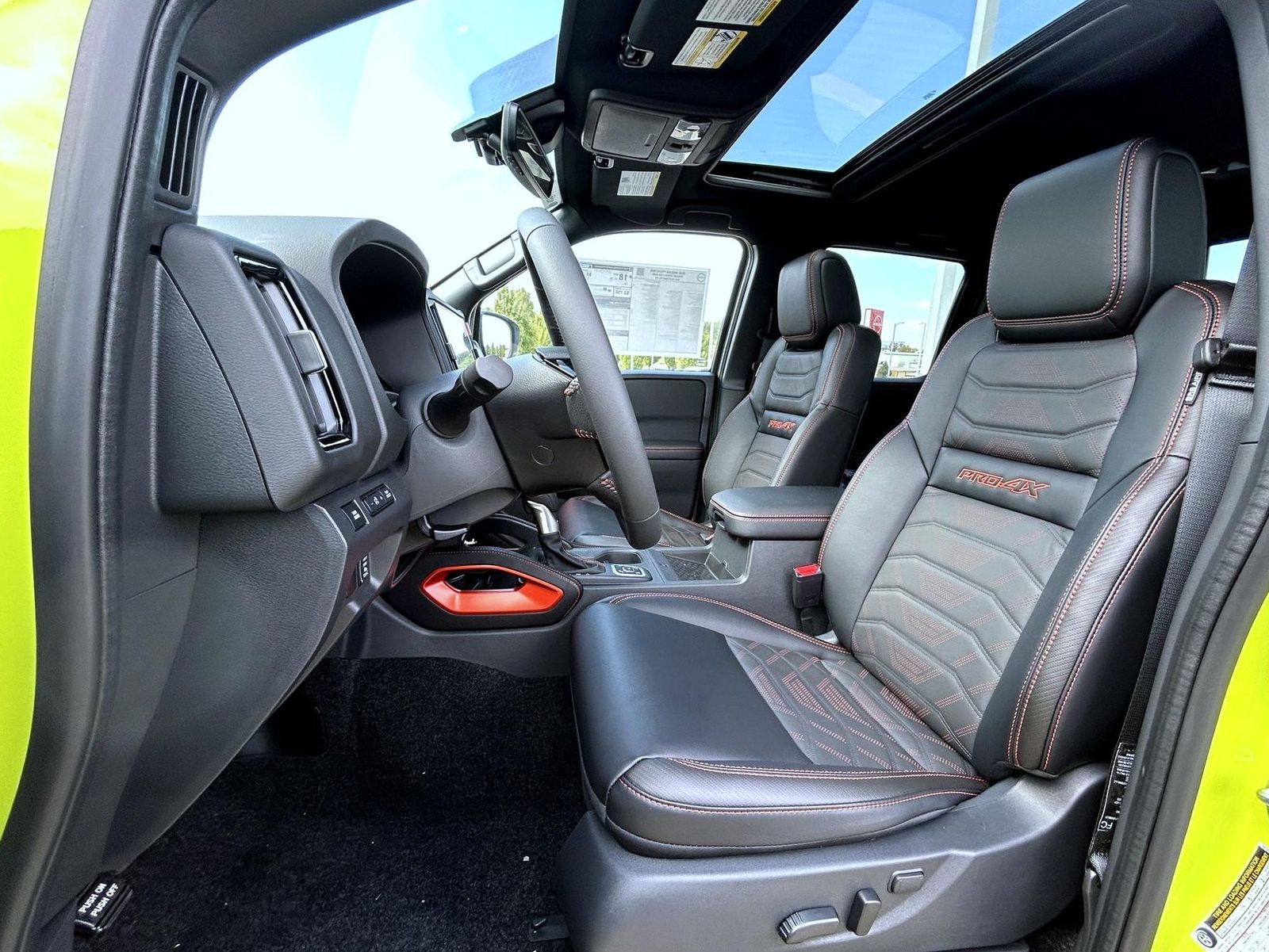 2026 Nissan Frontier photo 9