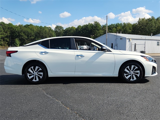 2025 Nissan Altima 2.5 S photo 2