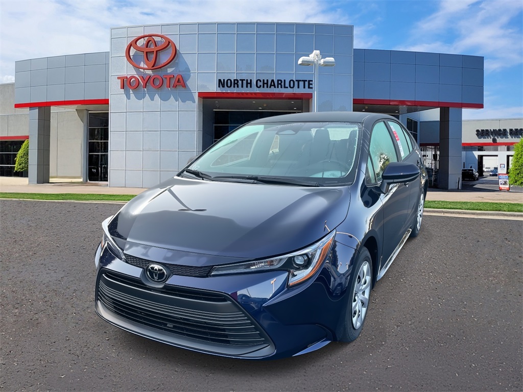 2025 Toyota Corolla LE photo 3