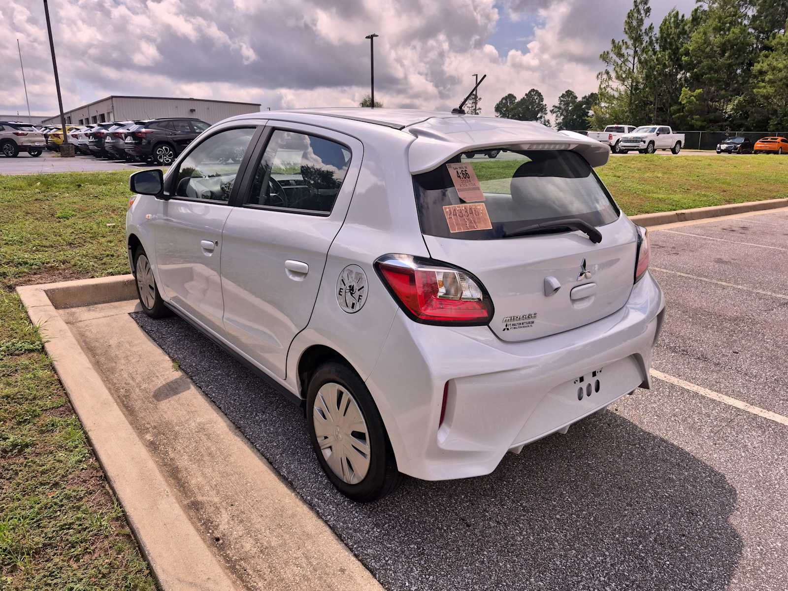 2024 Mitsubishi Mirage ES photo 3