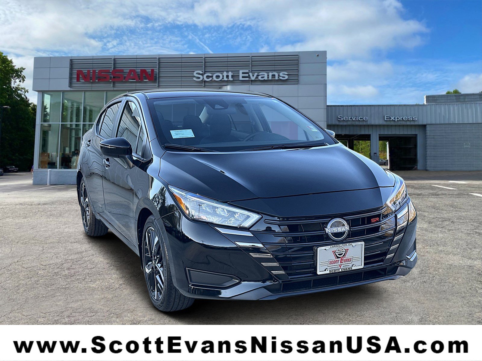 2025 Nissan Versa Sedan SR's photo