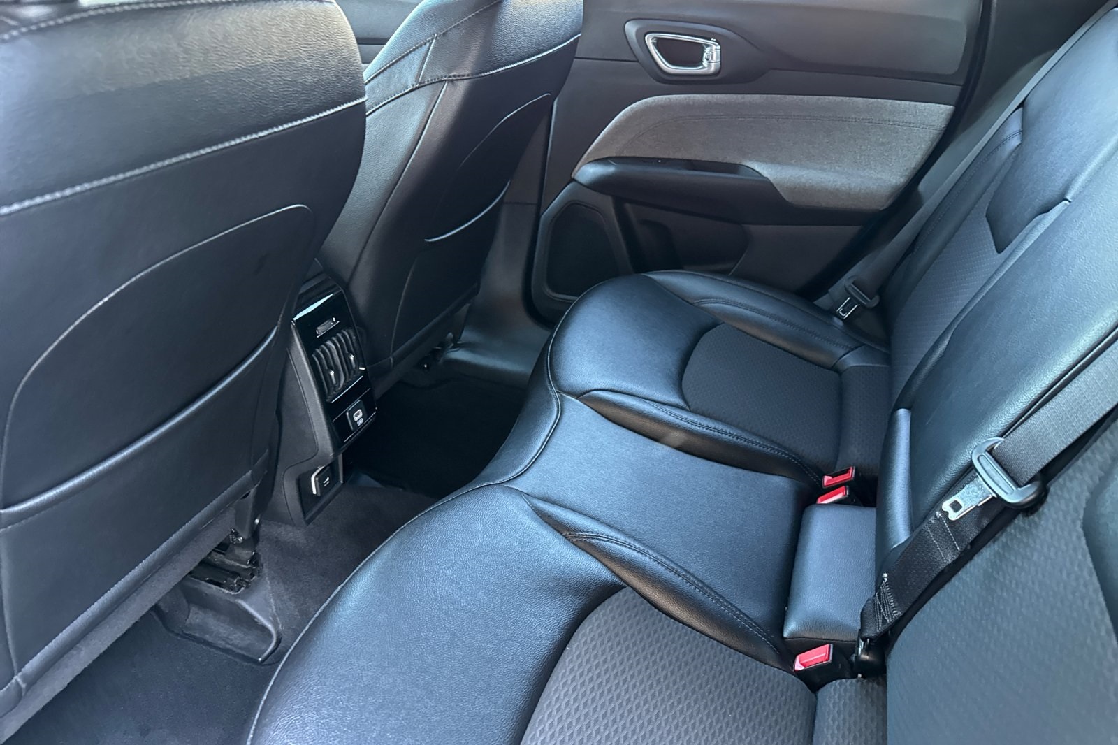2024 Jeep Compass Latitude photo 12