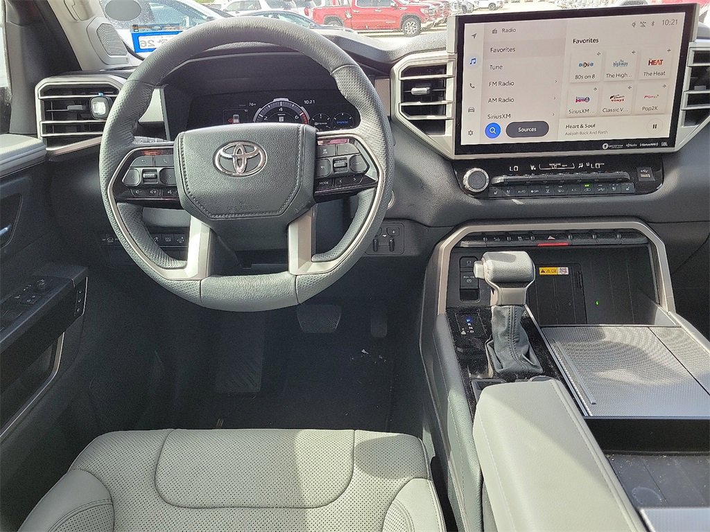 2024 Toyota Sequoia SR5 photo 17