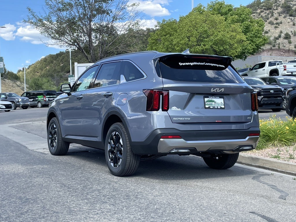 2025 Kia Sorento S photo 4