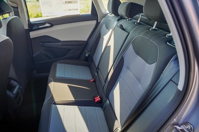 2025 Volkswagen Taos S photo 17
