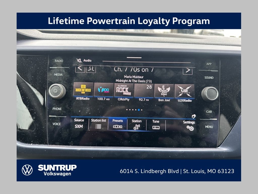 2022 Volkswagen Taos SE's photo