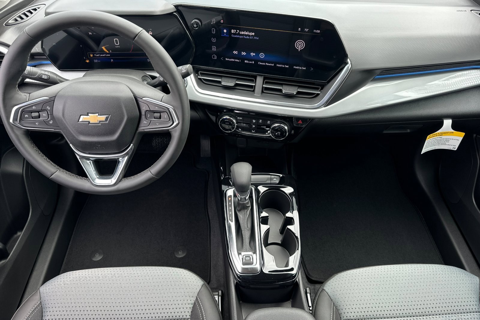2025 Chevrolet Trax LT photo 13