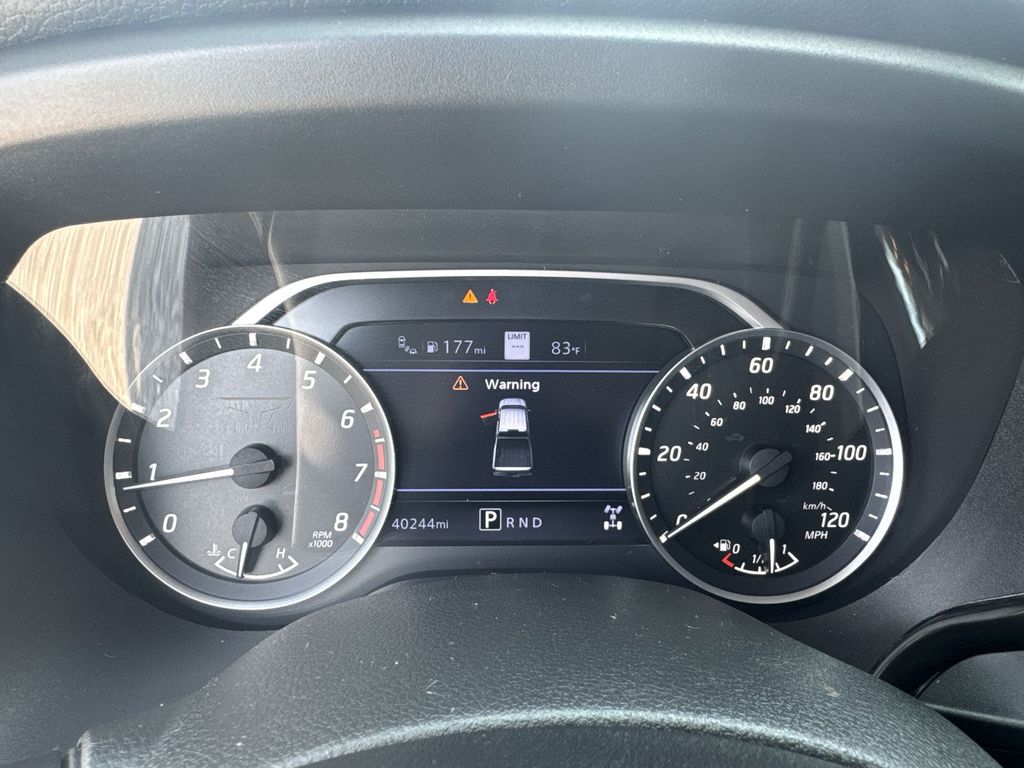 2021 Nissan Titan SV photo 9