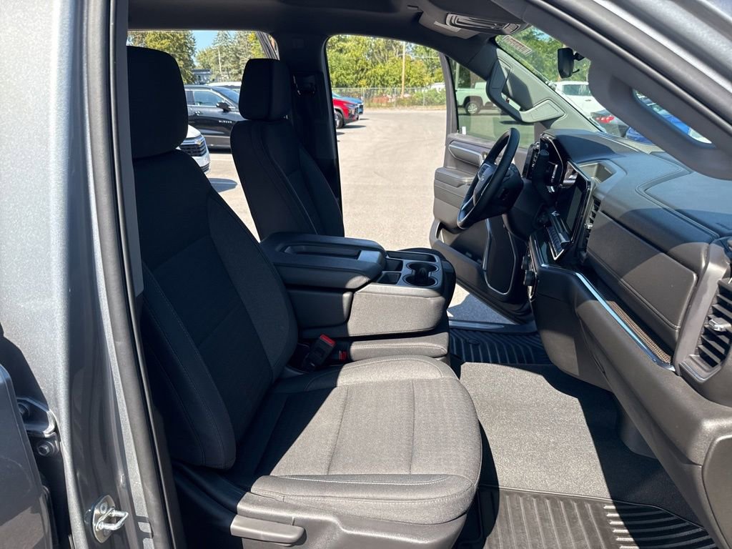 2024 Chevrolet Silverado 1500 LT photo 13
