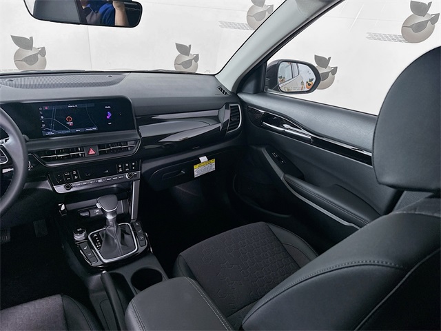 2024 Kia Seltos X-Line photo 21